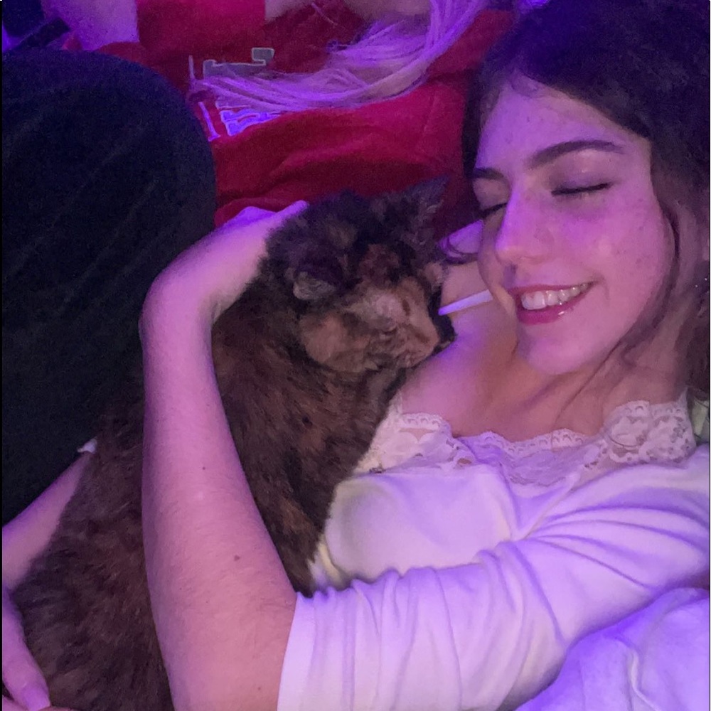 Meet your Posher, Emilia